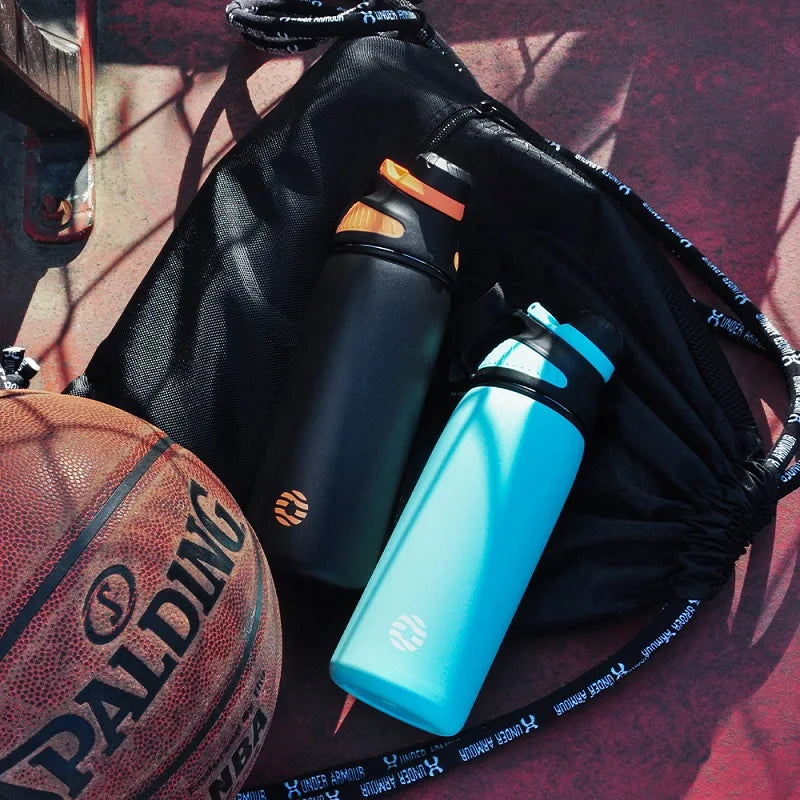 This stainless steel water bottle features a convenient magnetic lid, making it easy to enjoy your favorite beverages on-the-go. Crafted from durable stainless steel, this bottle offers long-lasting use and a sleek, modern design. Stay hydrated and stylish with this must-have accessory.
